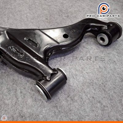 Càng a trước dưới innova bên trái