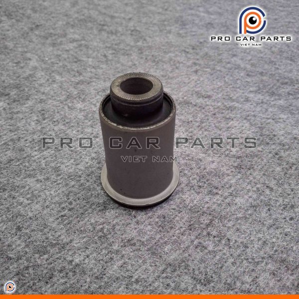 Cao su càng A dưới nhỏ Land Cruiser 1998-2007 (Càng Trước)