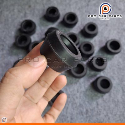 cao su chân phuộc sau innova, fortuner 90385-T0004