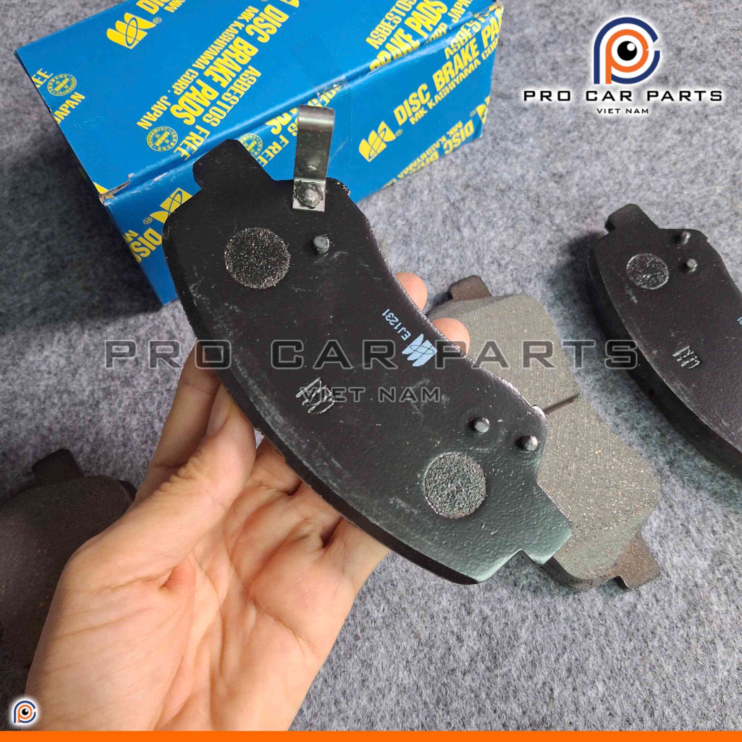 Bố thắng trước Accent 2010-