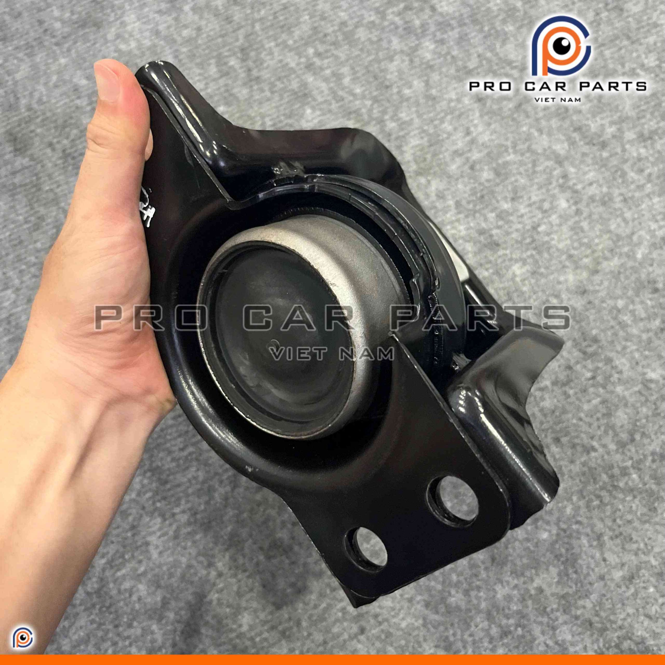 Cao su chân máy phải Livina 2007-2012